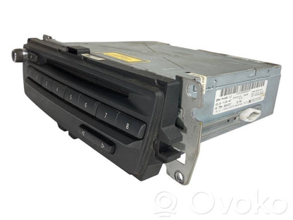 Radio / CD/DVD atskaņotājs / navigācija