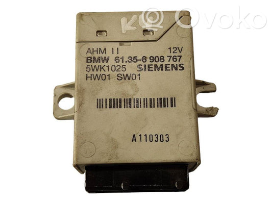 Piekabes āķa vadības bloks