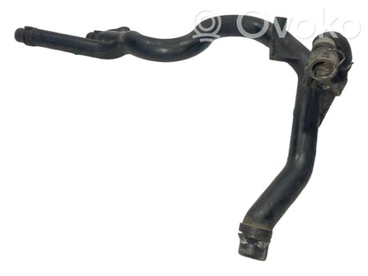 Caurulīte (-es) / šļūtene (-es)