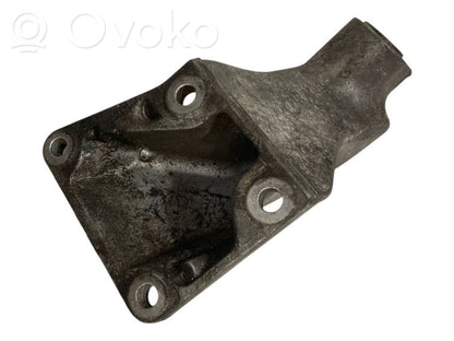 Engine mounting bracket