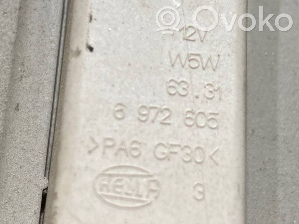 (D) statņa dekoratīvā apdare (augšdaļa)