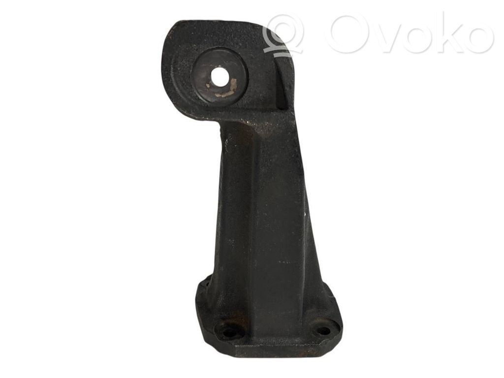 Dzinēja nostiprināšanas stiprinājums-kronšteins