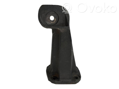 Dzinēja nostiprināšanas stiprinājums-kronšteins