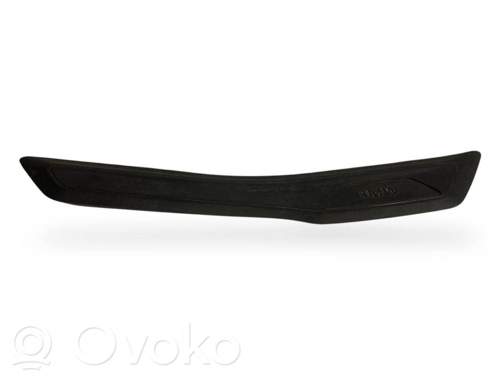 Aizmugurējā sliekšņa dekoratīvā apdare (iekšējā)