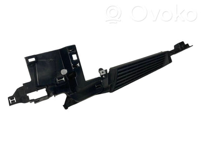 Side decorative trim panel