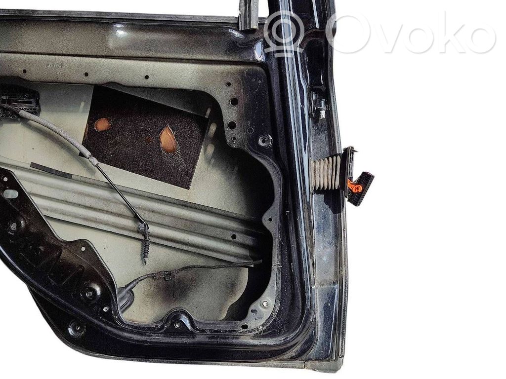 Aizmugurējās durvis