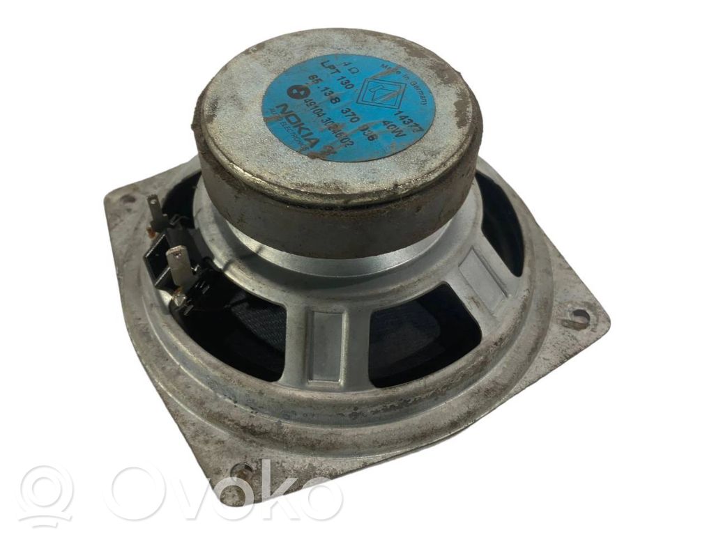 Skaļrunis priekšējā panelī