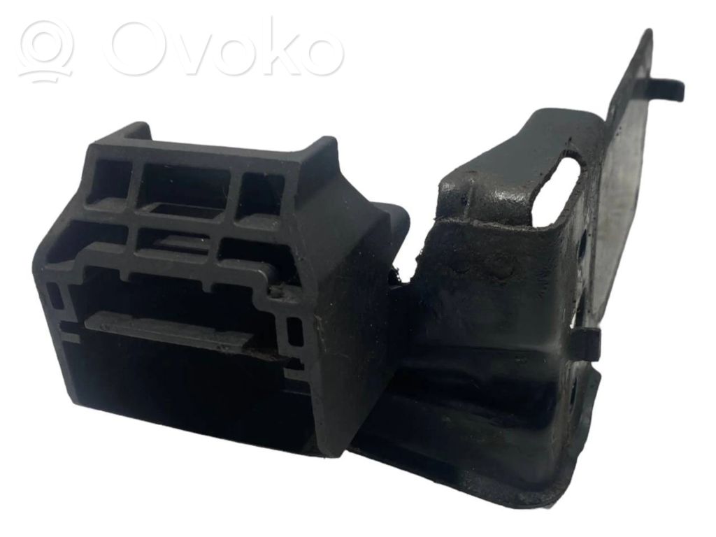 Radiatora (-u) turētājs / kronšteins