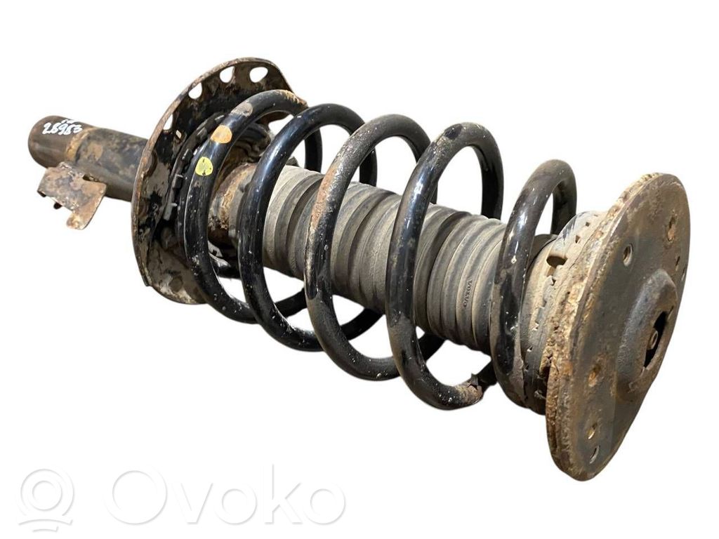 Priekšpusē amortizators ar atsperi