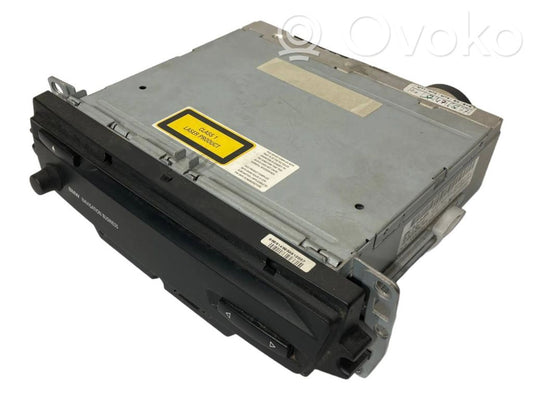 Radio / CD/DVD atskaņotājs / navigācija