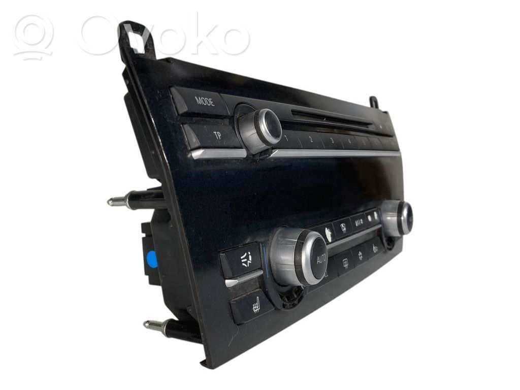 Air conditioning / climate control / interior heating control unit (in the passenger compartment)