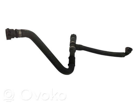 Caurulīte (-es) / šļūtene (-es)