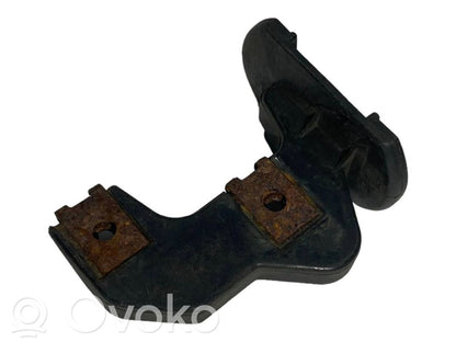 Priekšpusē bampera turētājs