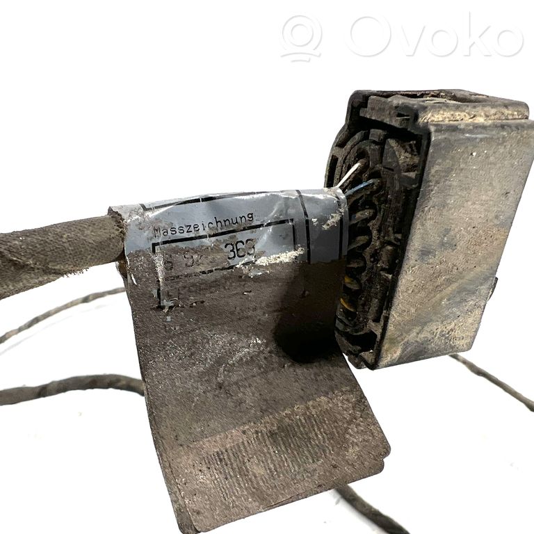 Parkošanas (PDC) sensoru vadu instalācija