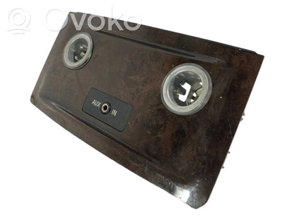 Aizmugurējā cigarešu aizdedzināmā dekoratīvā apdare