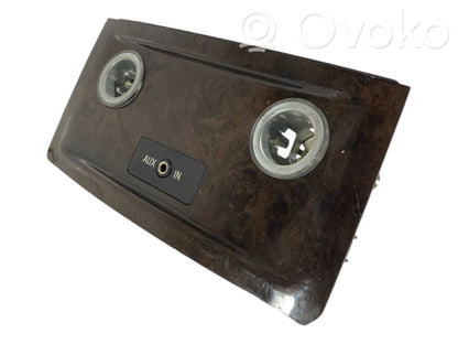 Aizmugurējā cigarešu aizdedzināmā dekoratīvā apdare