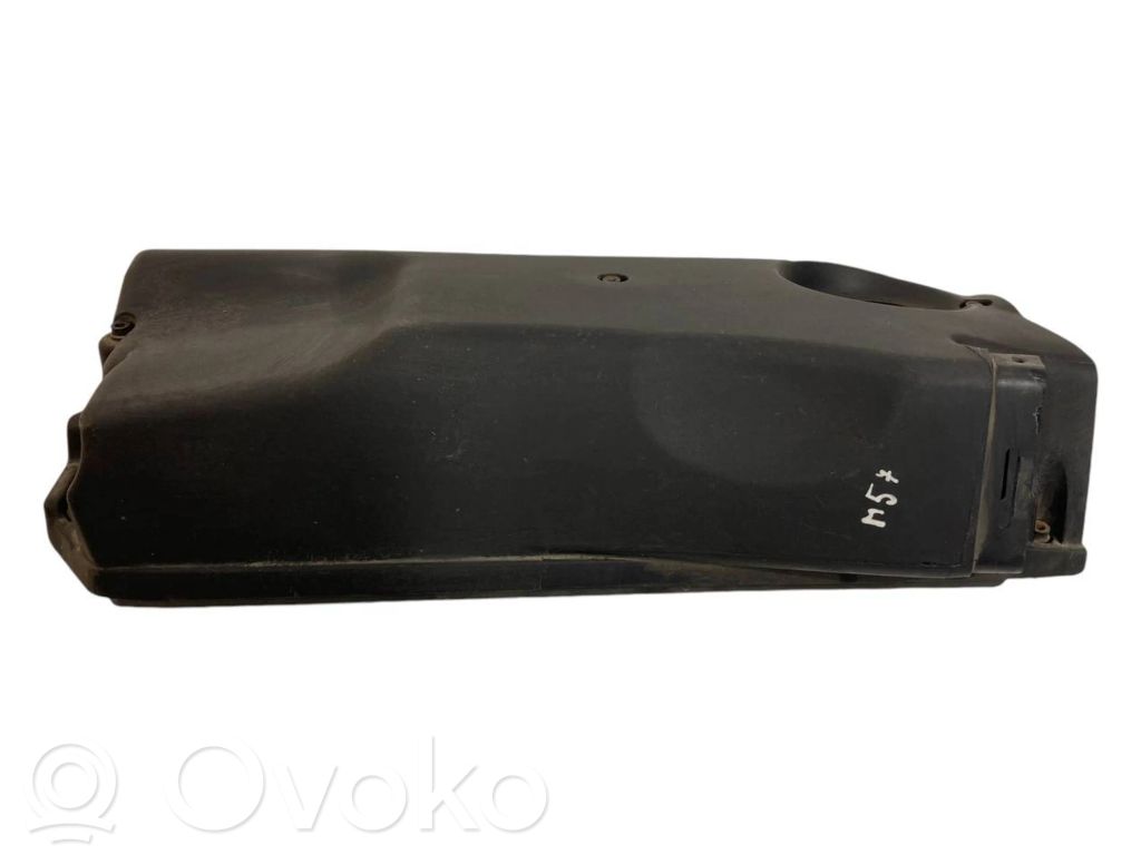 Engine cover (decorative trim)