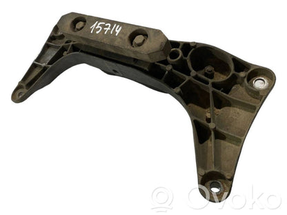 Transmission mounting bracket
