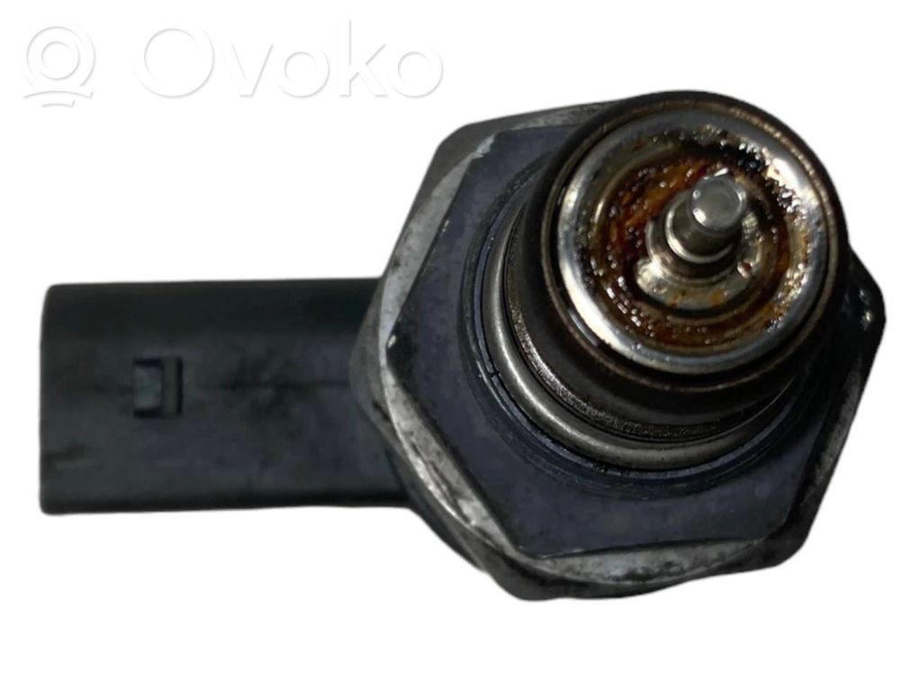 Манометр давления топлива