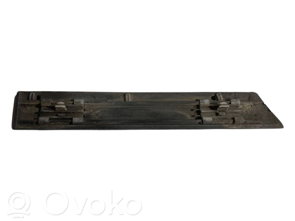Spārna dekoratīvā apdare (moldings)
