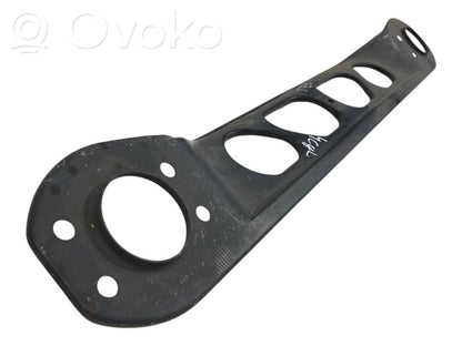 Priekšpusē bampera sastiprinājums