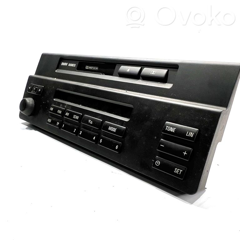 Radio / CD/DVD atskaņotājs / navigācija