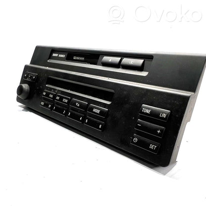 Radio / CD/DVD atskaņotājs / navigācija