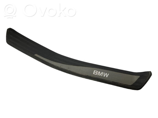 Aizmugurējā sliekšņa dekoratīvā apdare (iekšējā)