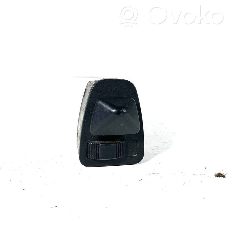 Sānu spoguļu slēdzis