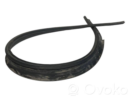 Dzinēja nodalījuma gumija