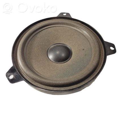 Динамик(и) в задней двери