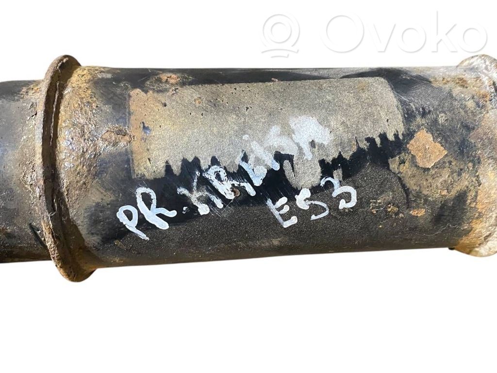 Priekšpusē amortizators ar atsperi