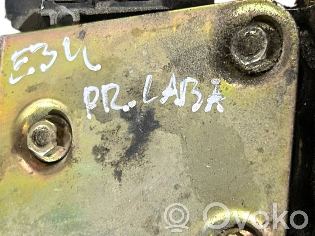 Elektriskais loga pacelšanas mehānisms bez motoriņa