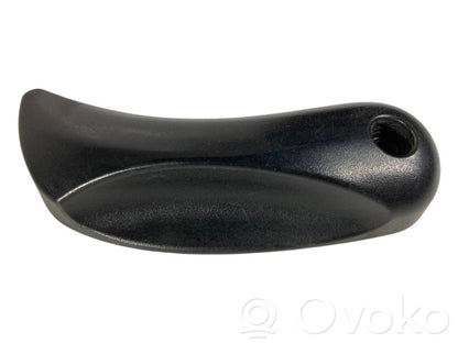 Ручка открывания капота двигателя