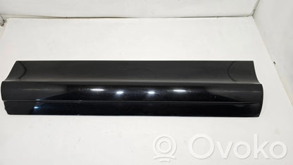 Aizmugurē durvju dekoratīvā apdare (moldings)