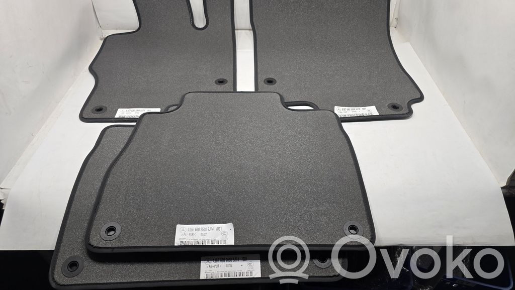 Automašīnu paklāju komplekts