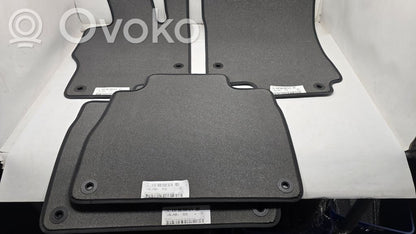 Automašīnu paklāju komplekts