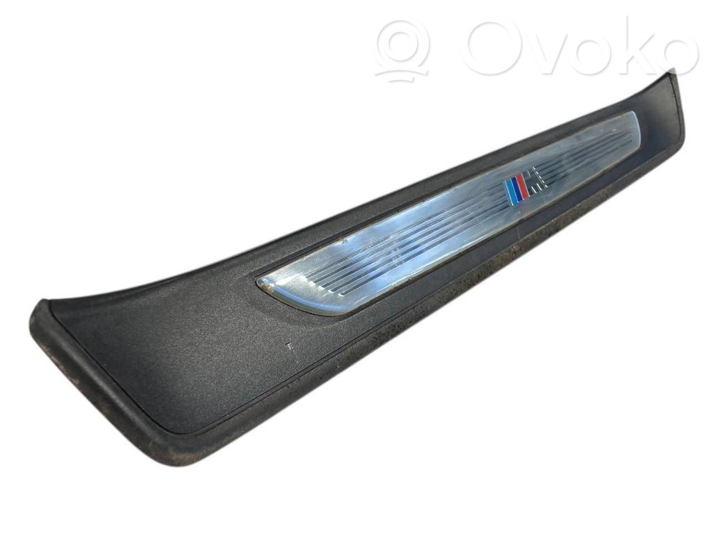 Priekšējā sliekšņa dekoratīvā apdare (iekšējā)