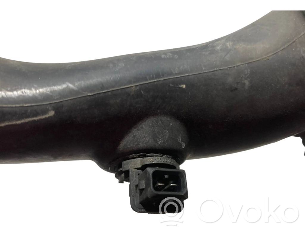 Шланг(и)/труба(ы) интеркулера