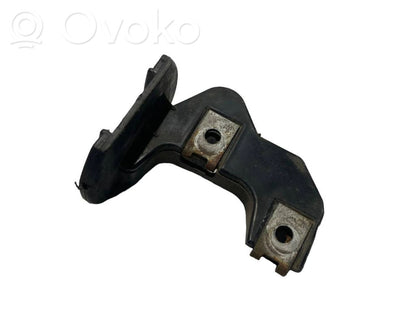 Priekšpusē bampera turētājs