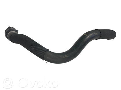 Caurulīte (-es) / šļūtene (-es)