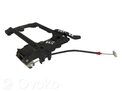 Holder/bracket for external opening handle at the front