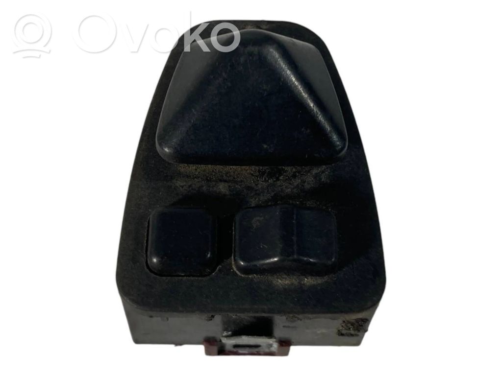 Sānu spoguļu slēdzis