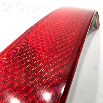 Задний отражатель