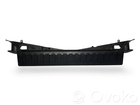 Bagāžnieka sānu apakšējās apdares panelis