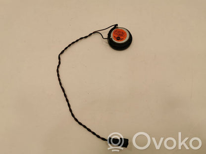 Твитер(ы) в передней двери