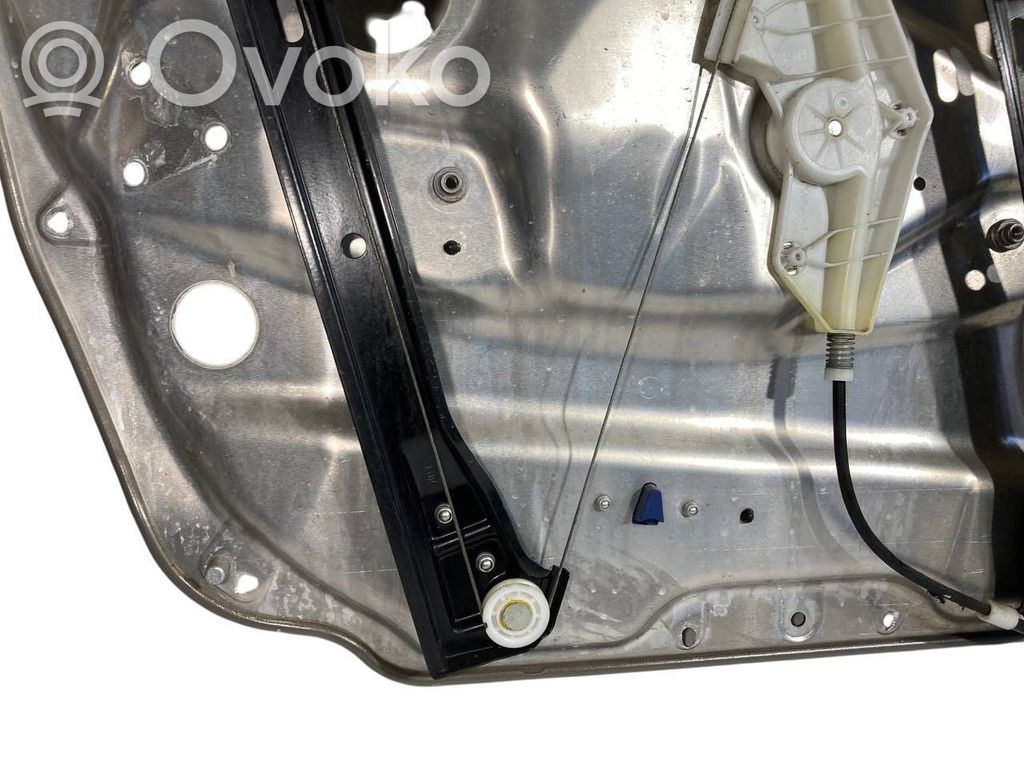 Priekšpusē elektriskā loga pacelšanas mehānisma komplekts