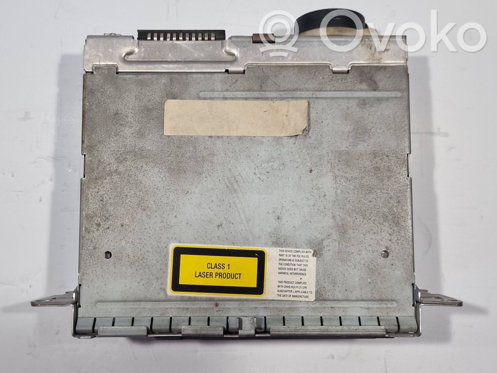 Radio / CD/DVD atskaņotājs / navigācija