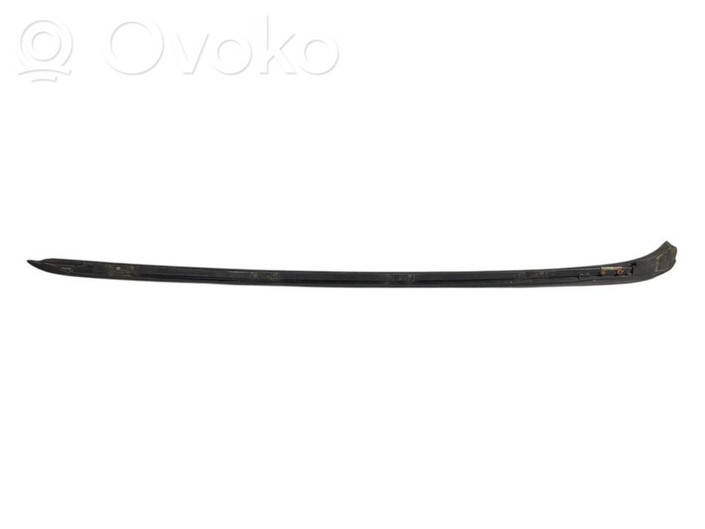 Vējstikla dekoratīvā apdare