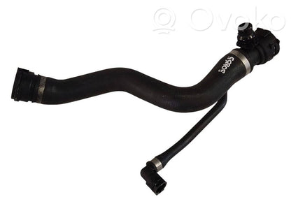 Caurulīte (-es) / šļūtene (-es)